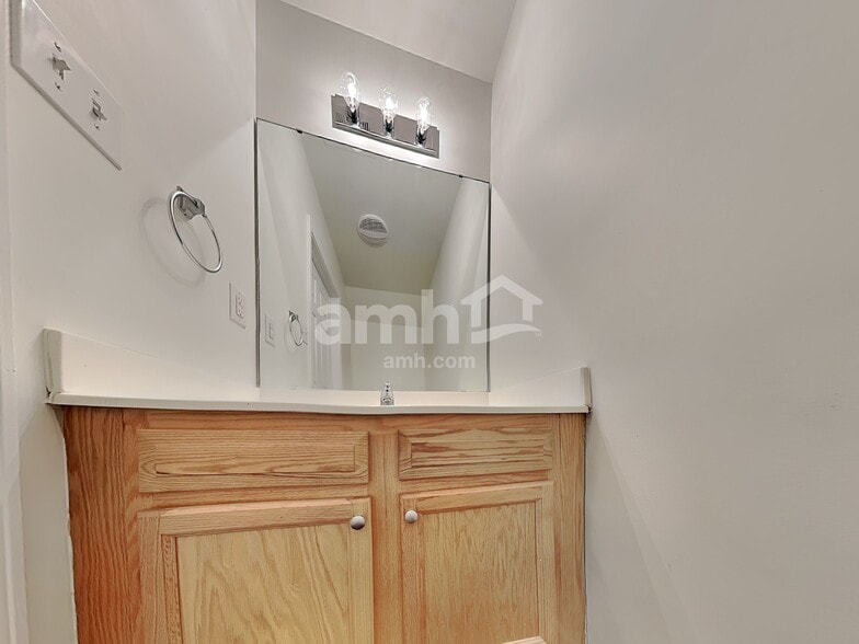 Building Photo - 71 Wolf Creek Ln