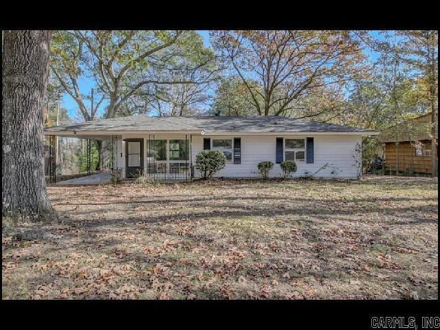 Primary Photo - 3 N Meadowcliff Cir