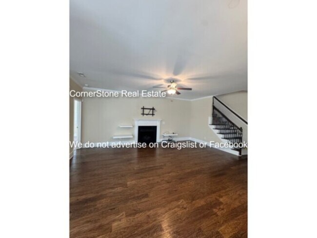 Building Photo - 547 Micahs Way N