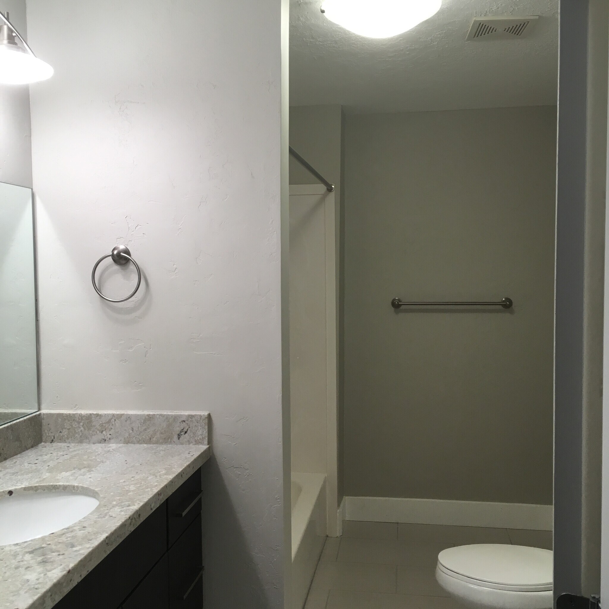 Building Photo - 301 N. Almond Street #5