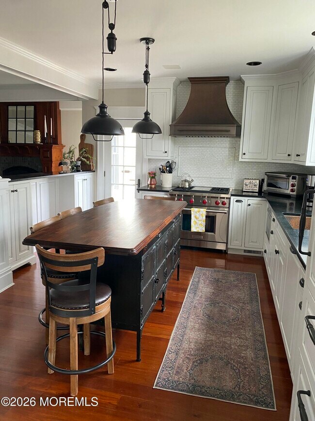 Building Photo - 333 Woodland Ave