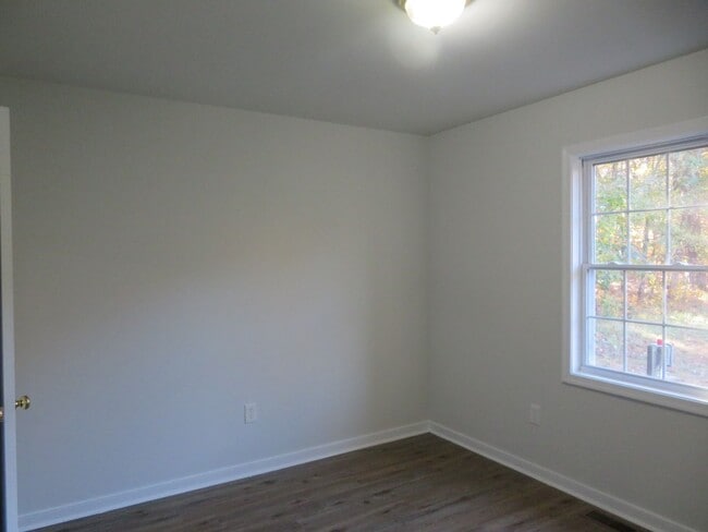 Building Photo - Dinwiddie VA