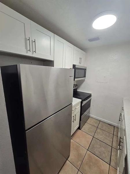 Building Photo - 2719 NW 39th Terrace