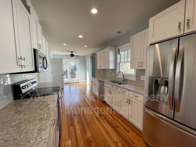 Building Photo - 228 Mayson Ave NE