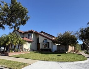 Building Photo - 1940 Kensington Ln