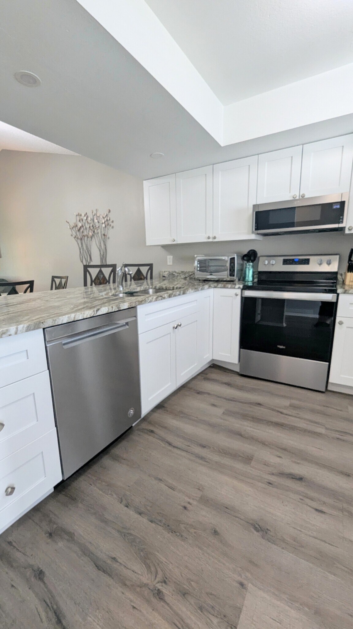 Building Photo - 6296 Sugar Bush Ln