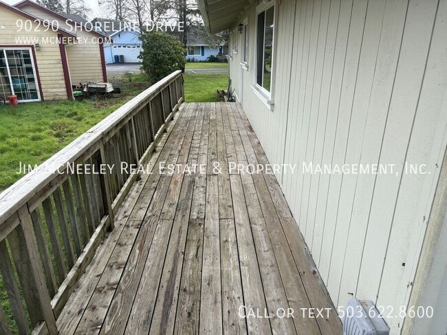 Building Photo - 90290 Shoreline Dr