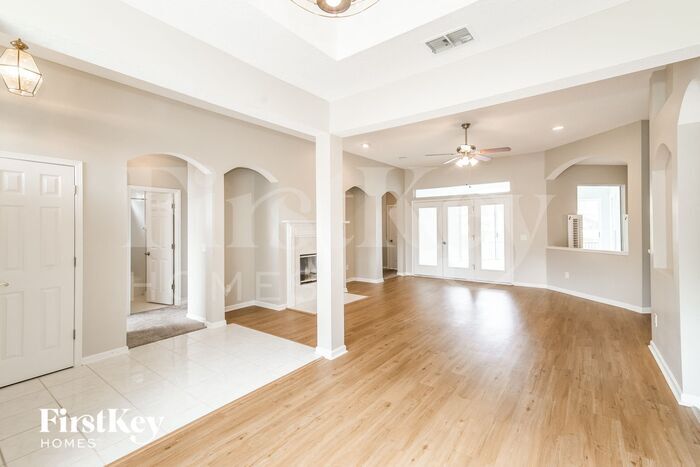 Primary Photo - 1528 Walnut Creek Dr