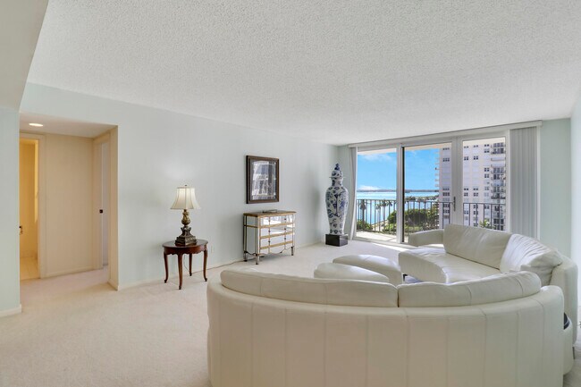 Building Photo - 1701 S Flagler Dr