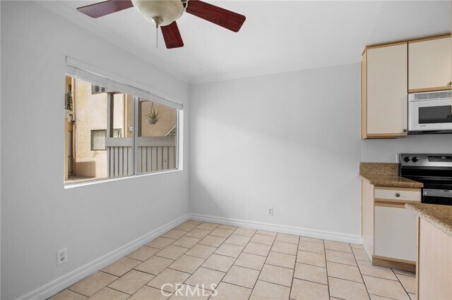 Building Photo - 121 Sinclair Ave
