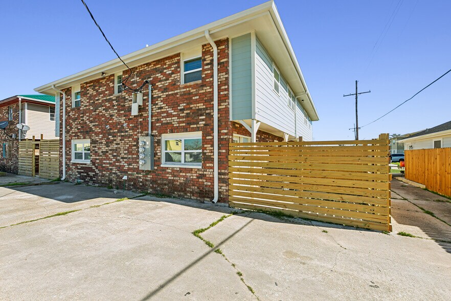 Building Photo - 1124 Tallow Tree Ln