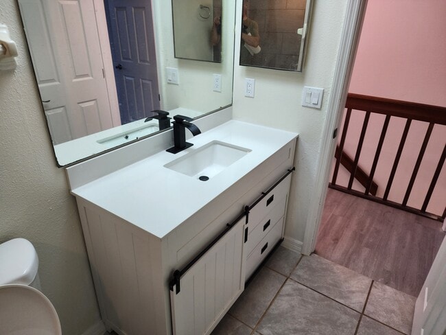 Building Photo - 3001 S Pines Dr