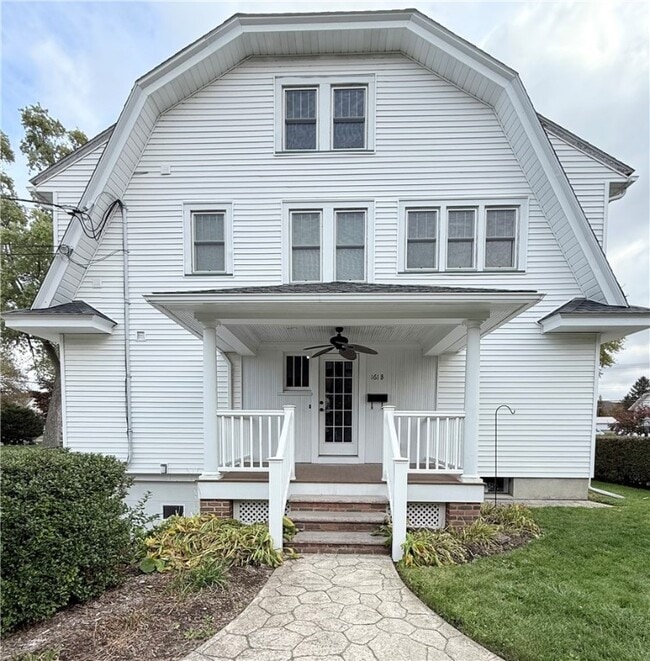 Primary Photo - 161 Oakwood Ave