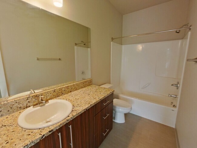 Building Photo - Greek Street Townhomes (335)