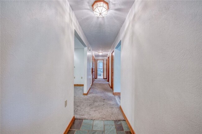 Building Photo - 4465 Mt Troy Rd Ext