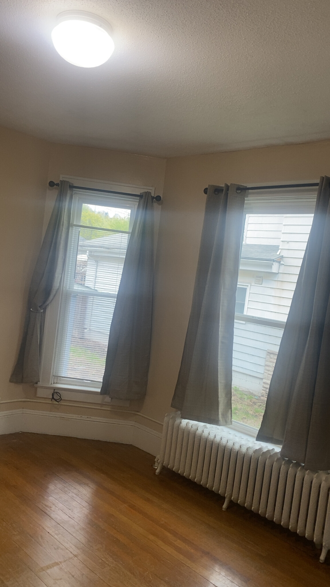 bedroom - 305 E Elm St