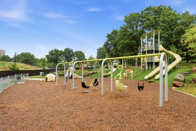 Building Photo - 6924 Rockledge Dr