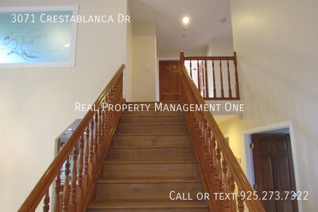 Building Photo - 3071 Crestablanca Dr
