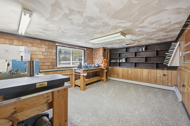 Building Photo - 43 Little John Dr