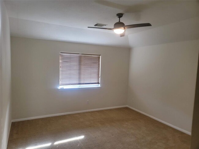 Building Photo - 3611 Elmwood Dale Dr