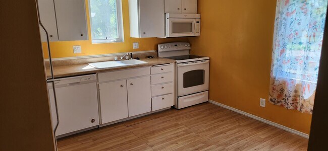 Building Photo - 2918 Eisenhower Ave