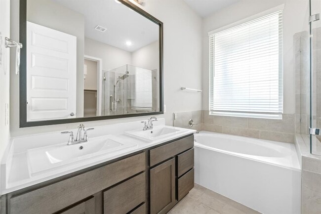 Building Photo - 17710 White Lightning Way