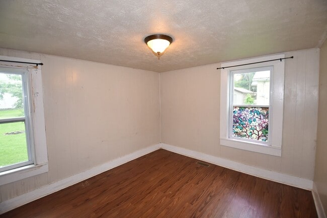 Building Photo - Affordable Two Bedroom Home in Greenfield