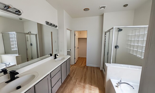 Building Photo - 29810 N Little Leaf Dr
