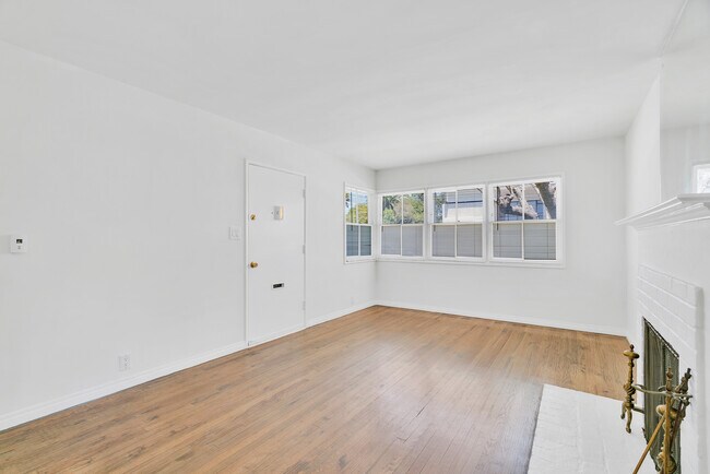 main entry room - 2935 Westwood Blvd