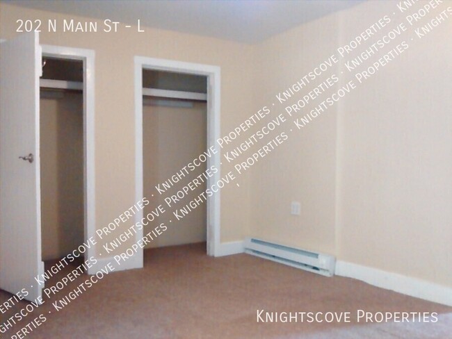 Building Photo - 2nd Floor Waterview...Very charming, new k...