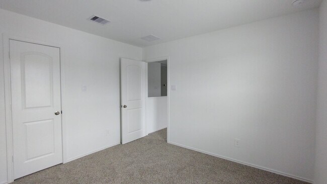 Building Photo - 24315 Saddlestone Green Dr