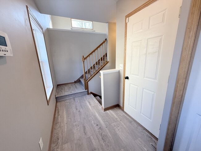 Building Photo - 10515 Pond Curve