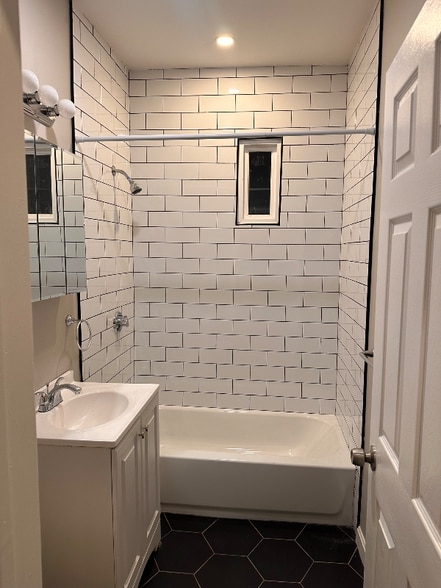 Building Photo - 16 Wakullah St