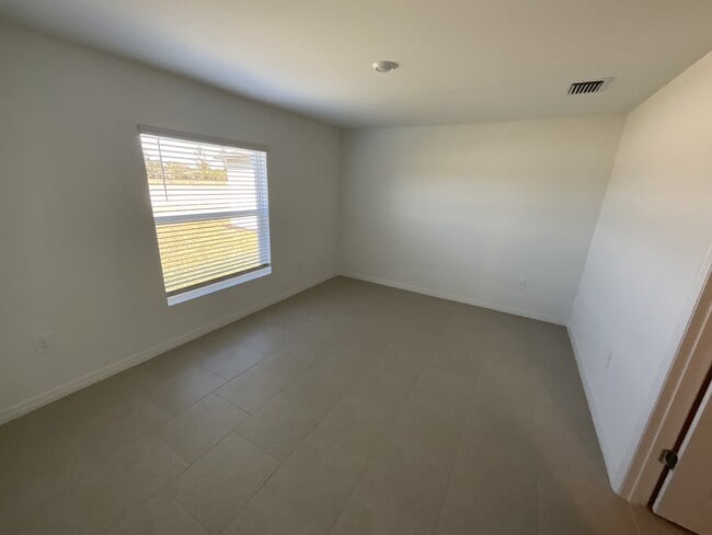 Building Photo - 17236 Cantu Ct