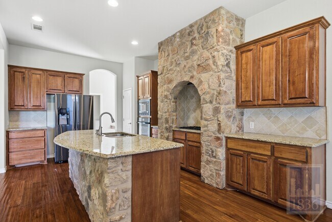 Building Photo - 15105 General Williamson Dr