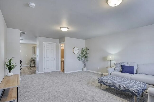 Building Photo - Modern 3-Bedroom Home with Resort-Style Amenities