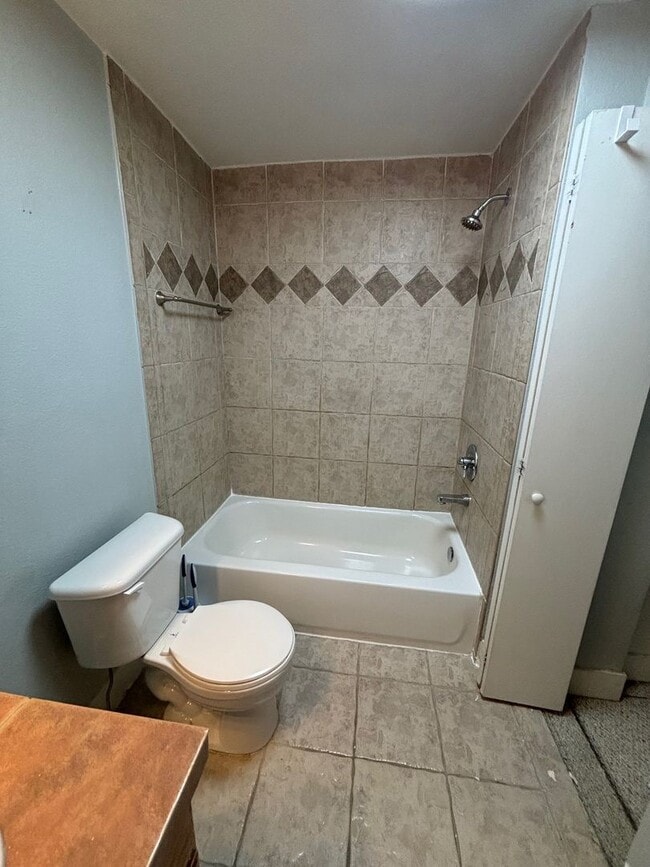 Building Photo - Updated 1 Bed/1 Bath Duplex in Lohi