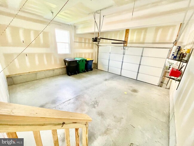 Building Photo - 307 S Marshview Terrace