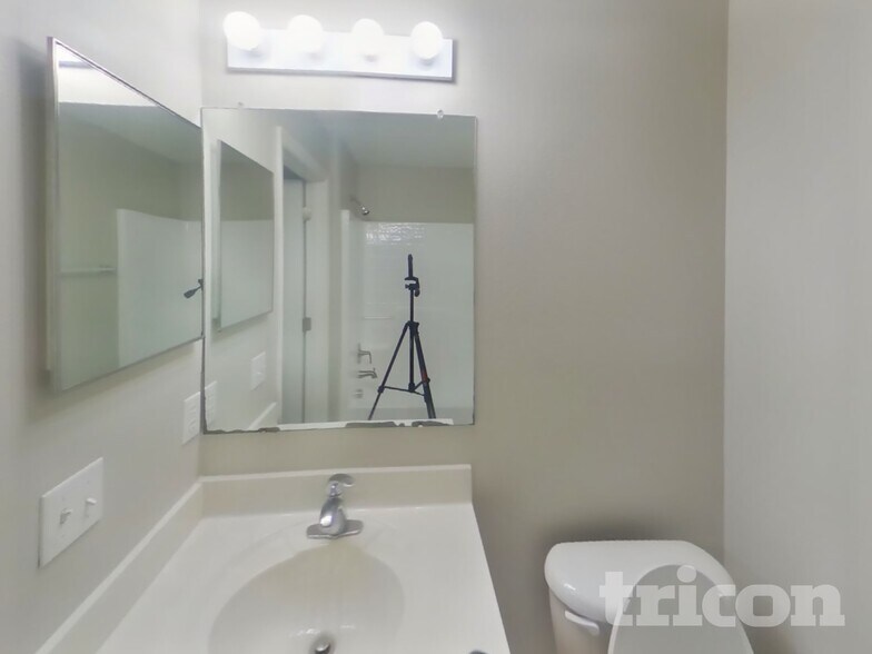 Building Photo - 4552 Gondolier Rd