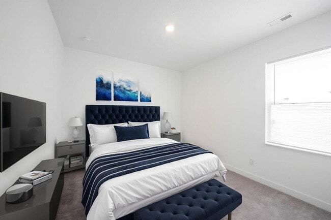 Building Photo - 713 Penrose Pl