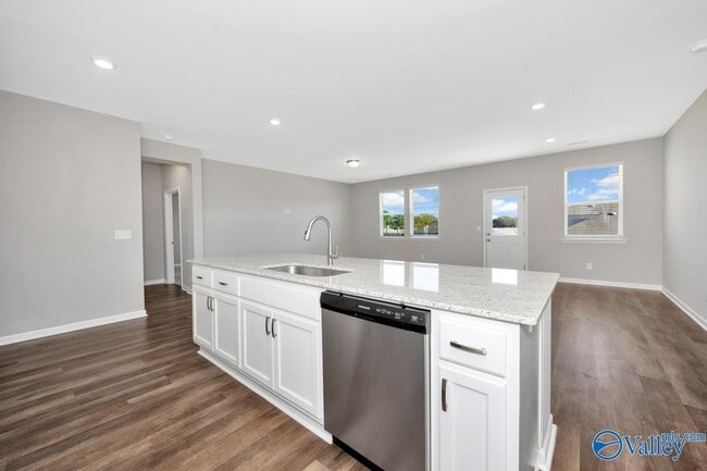 Building Photo - 103 Evergreen Ml Ln