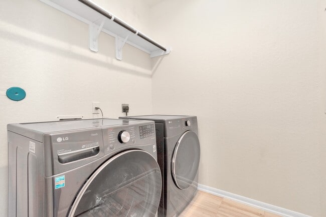 Building Photo - 5138 Pr Ter Ln