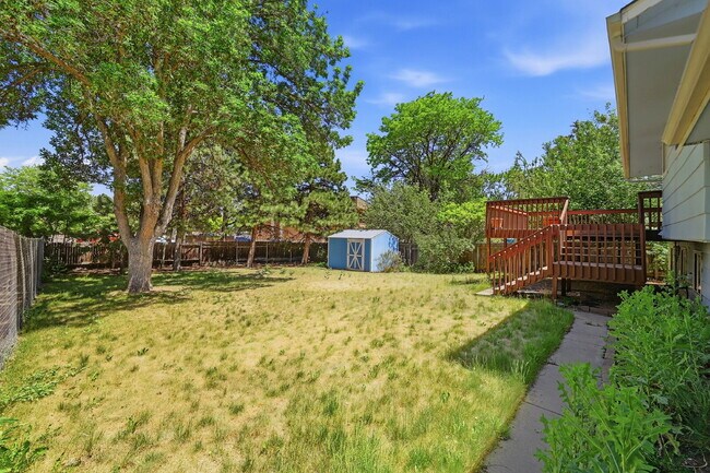 Building Photo - $1,995.95 4-bed, 1.5 bath, located in Colorado Springs with a large back yard