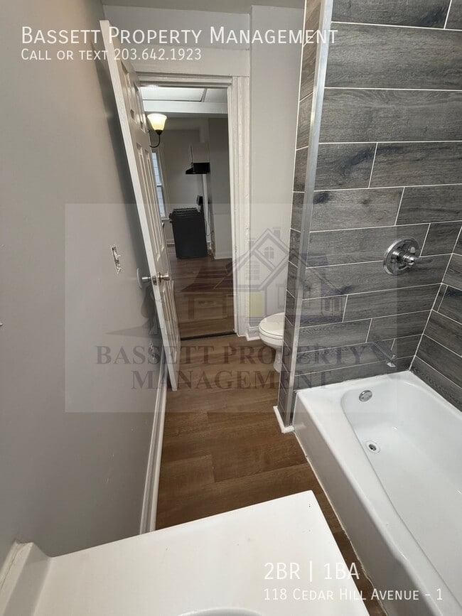 Building Photo - 118 Cedar Hill Ave