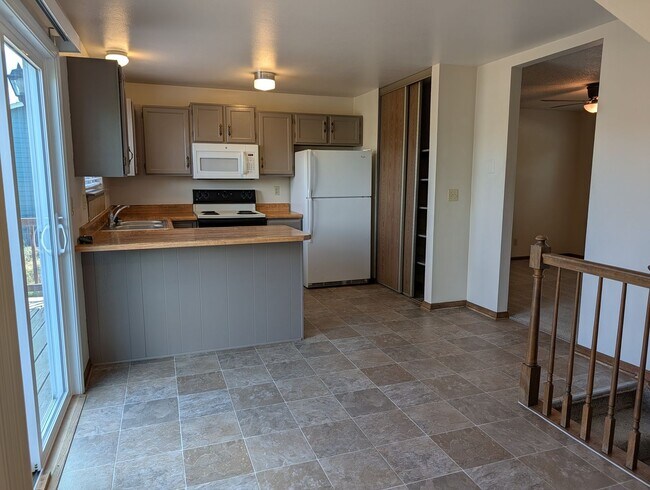 Building Photo - 3028 Deliverance Dr