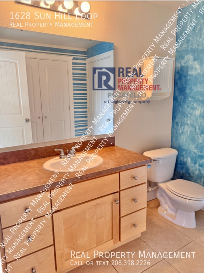 Building Photo - 1628 Sun Hill Loop