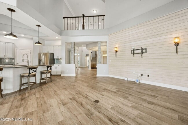 Building Photo - 1842 Paradise Moorings Blvd