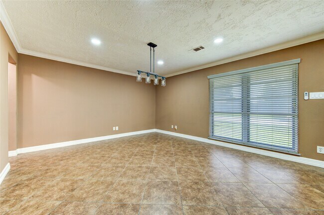 Building Photo - 9922 Carmalee St