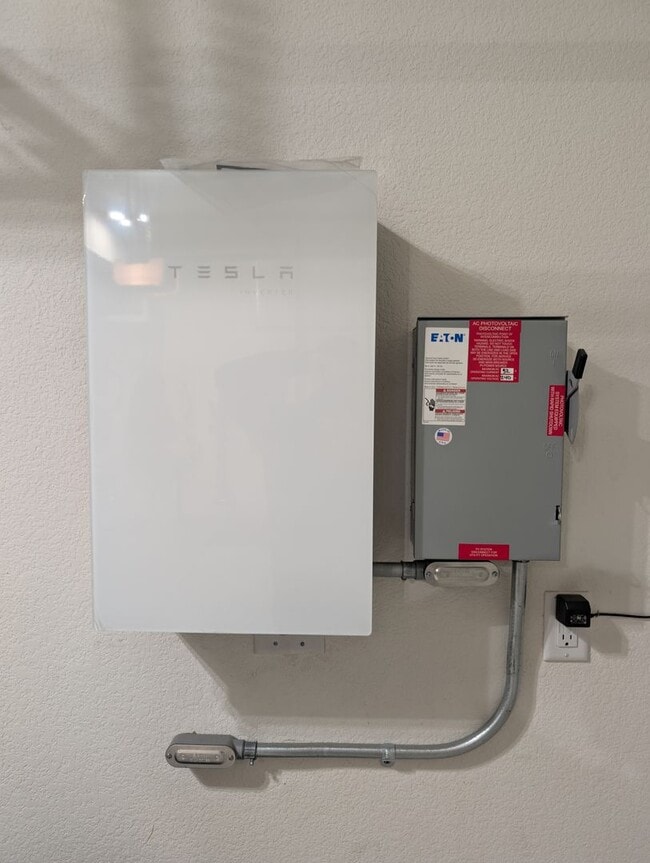 Building Photo - Pleasanton 4 Bed / 3 Bath, Top Rated Schools, Solar