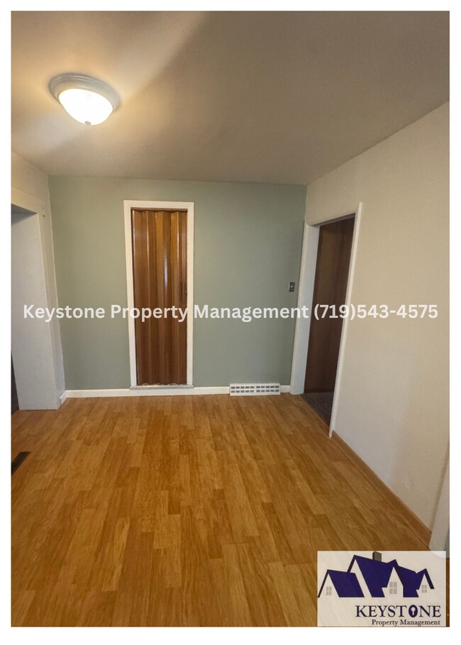 Building Photo - St. Charles Mesa! Spacious 4 Bedroom/1.5 B...